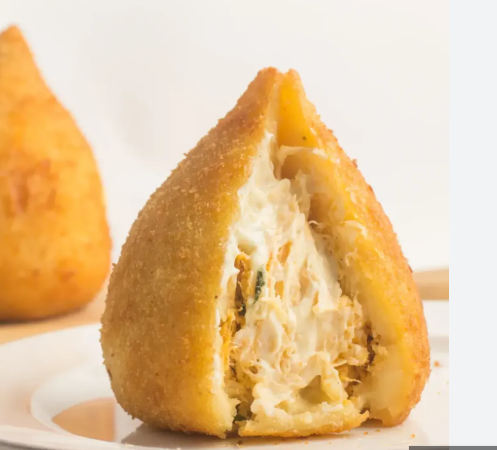 COXINHA DE FRANGO COM REQUEIJÃO 165G