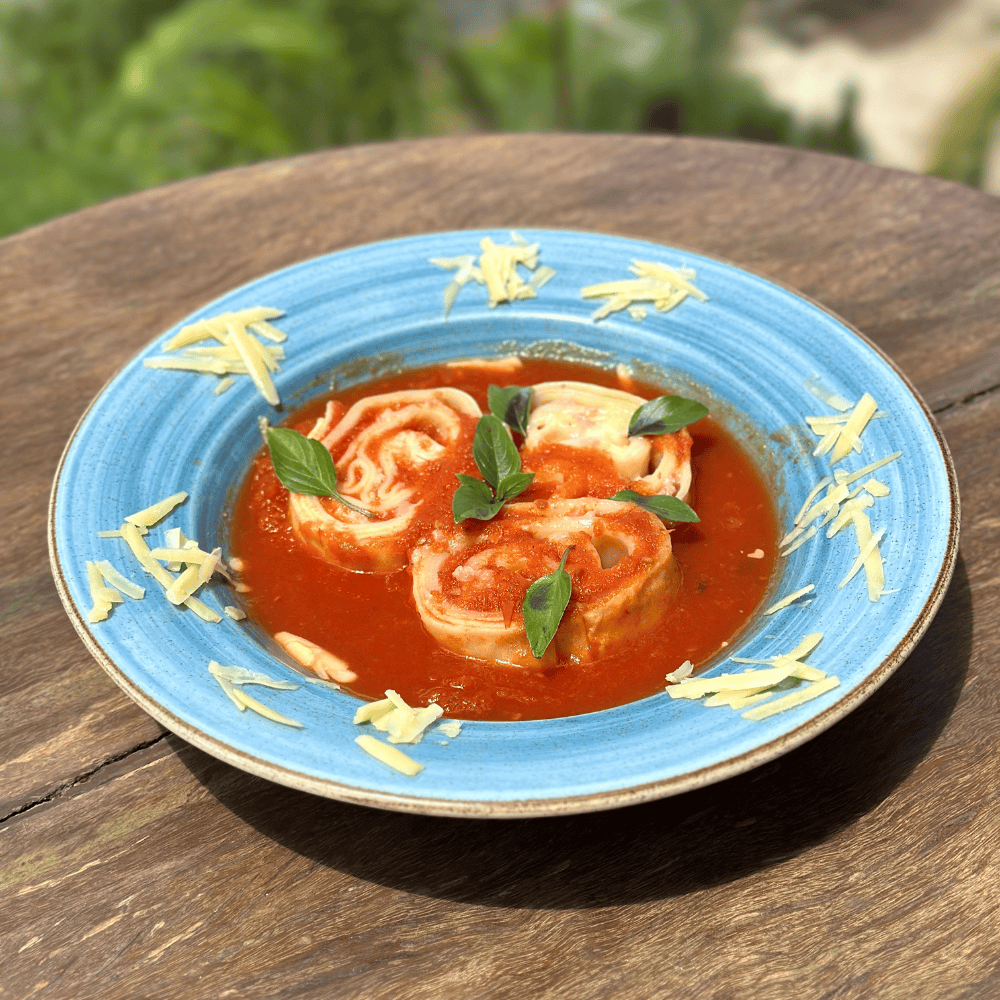 RONDELLI PRESUNTO E QUEIJO AO MOLHO POMODORO