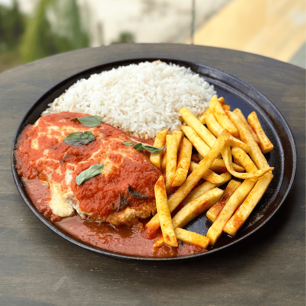 PARMEGIANA DE FRANGO